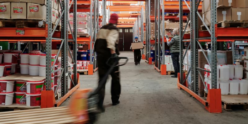 Real-Time Location Systems in the Warehouse: Lessons from a BLE-Based RTLS Deployment